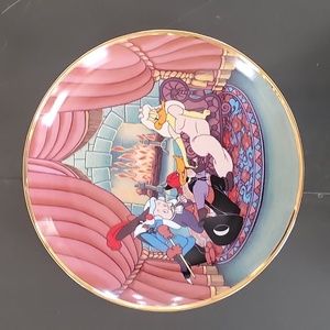 Disney Collectors Plate Scarlet Pumpernickel